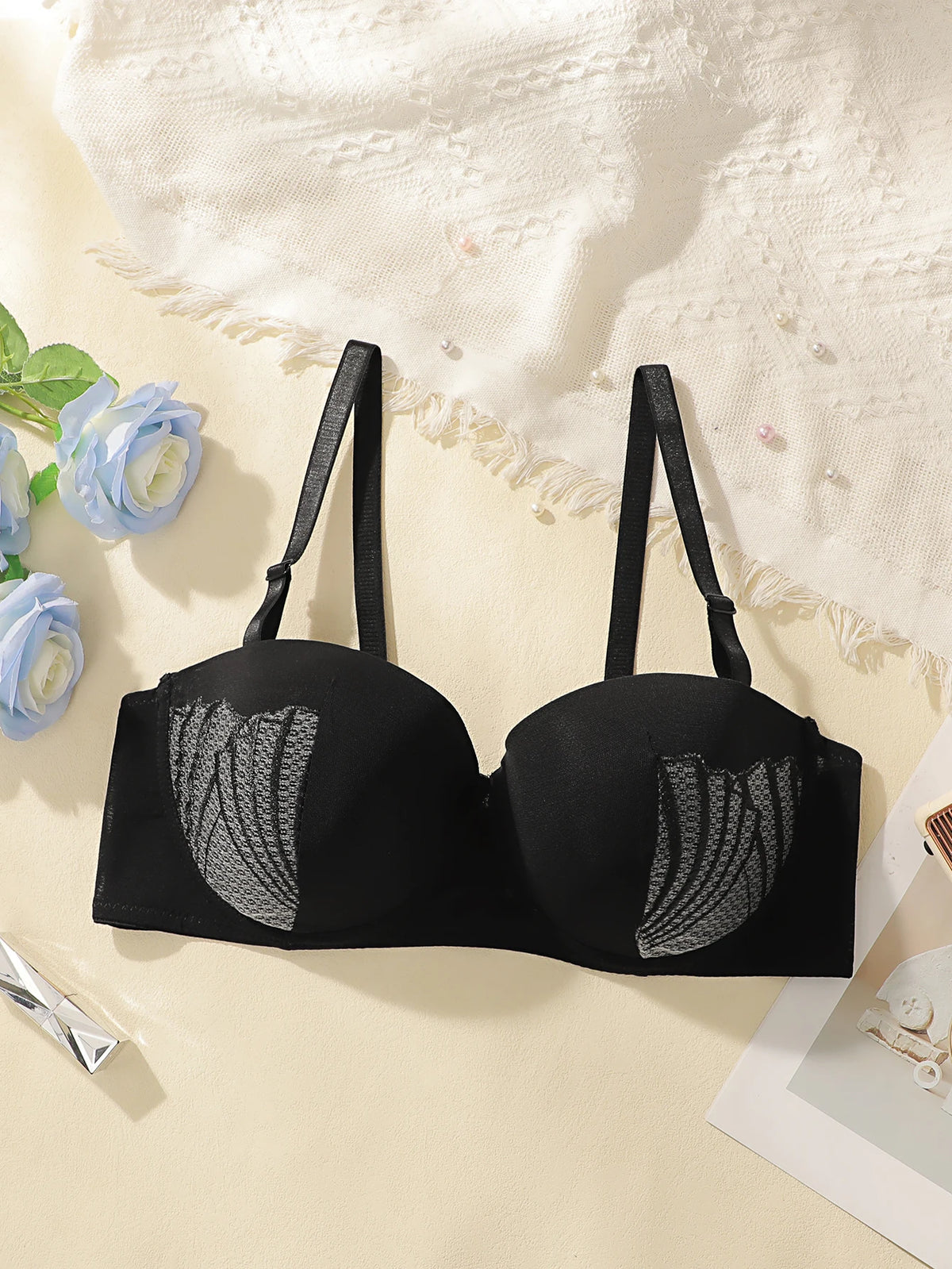 Women's sexy solid color lace plus size bra — main product photo