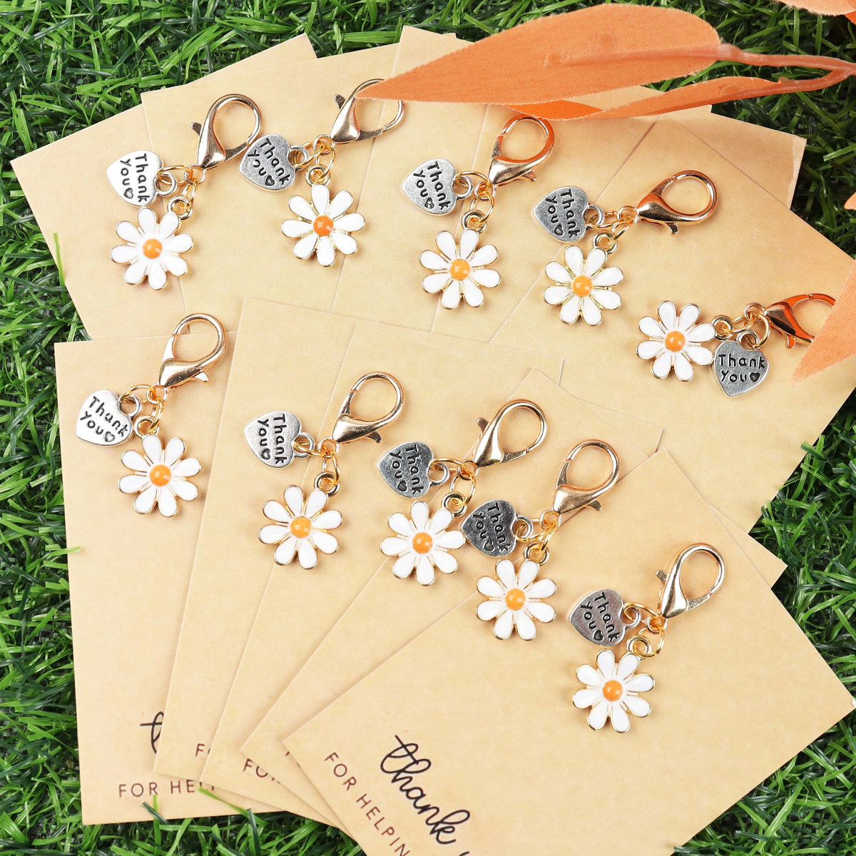 5pcs/10pcs White Chrysanthemum Keychains — product photo 3 of 6