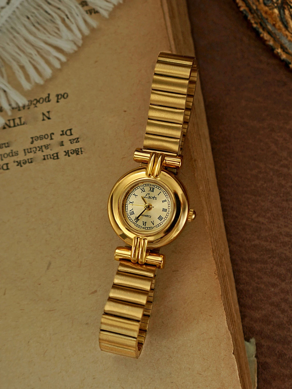 1 Piece French Retro Gold Small Dial Women's — product photo 4 of 6