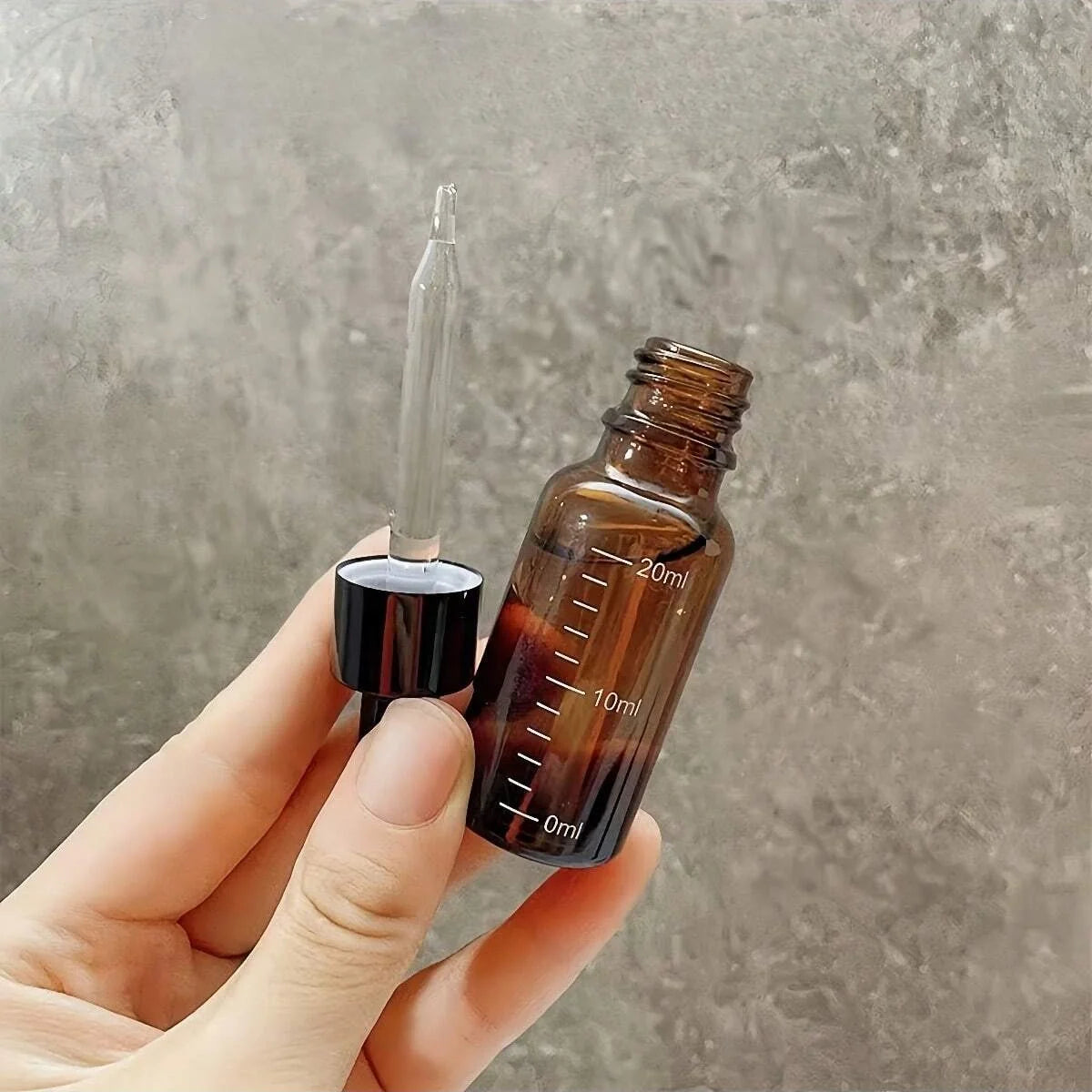 Portable Brown Glass Essential Oil Dropper with Scale — product photo 5 of 6