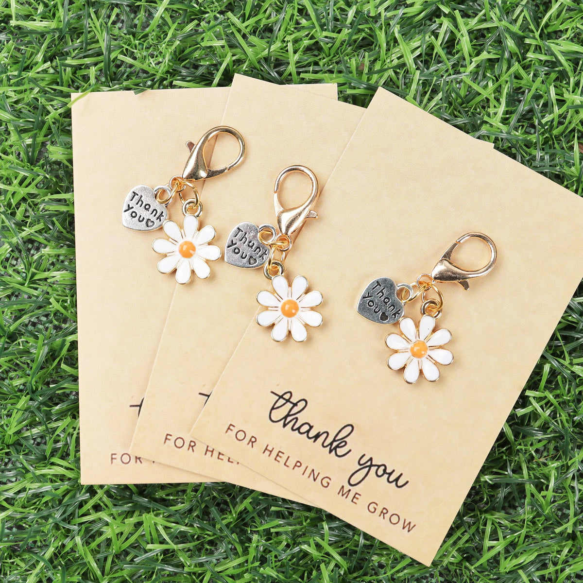 5pcs/10pcs White Chrysanthemum Keychains — product photo 6 of 6