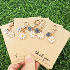 5pcs/10pcs White Chrysanthemum Keychains — product photo 5 of 6